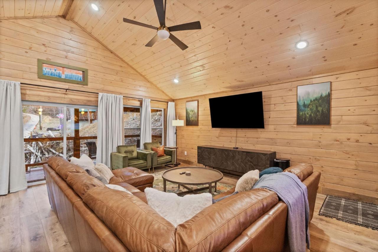 Mins To Gburg Sleeps 8 Hot Tub Arcade Area Pool Villa Gatlinburg Dış mekan fotoğraf