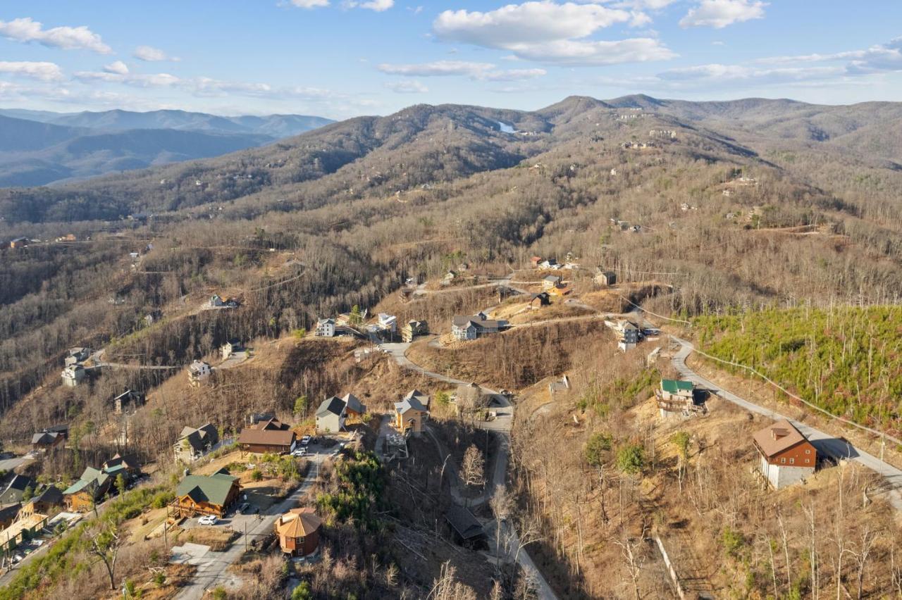 Mins To Gburg Sleeps 8 Hot Tub Arcade Area Pool Villa Gatlinburg Dış mekan fotoğraf