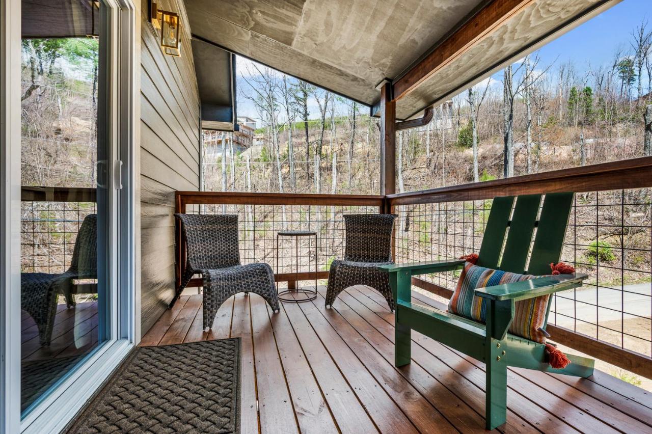 Mins To Gburg Sleeps 8 Hot Tub Arcade Area Pool Villa Gatlinburg Dış mekan fotoğraf