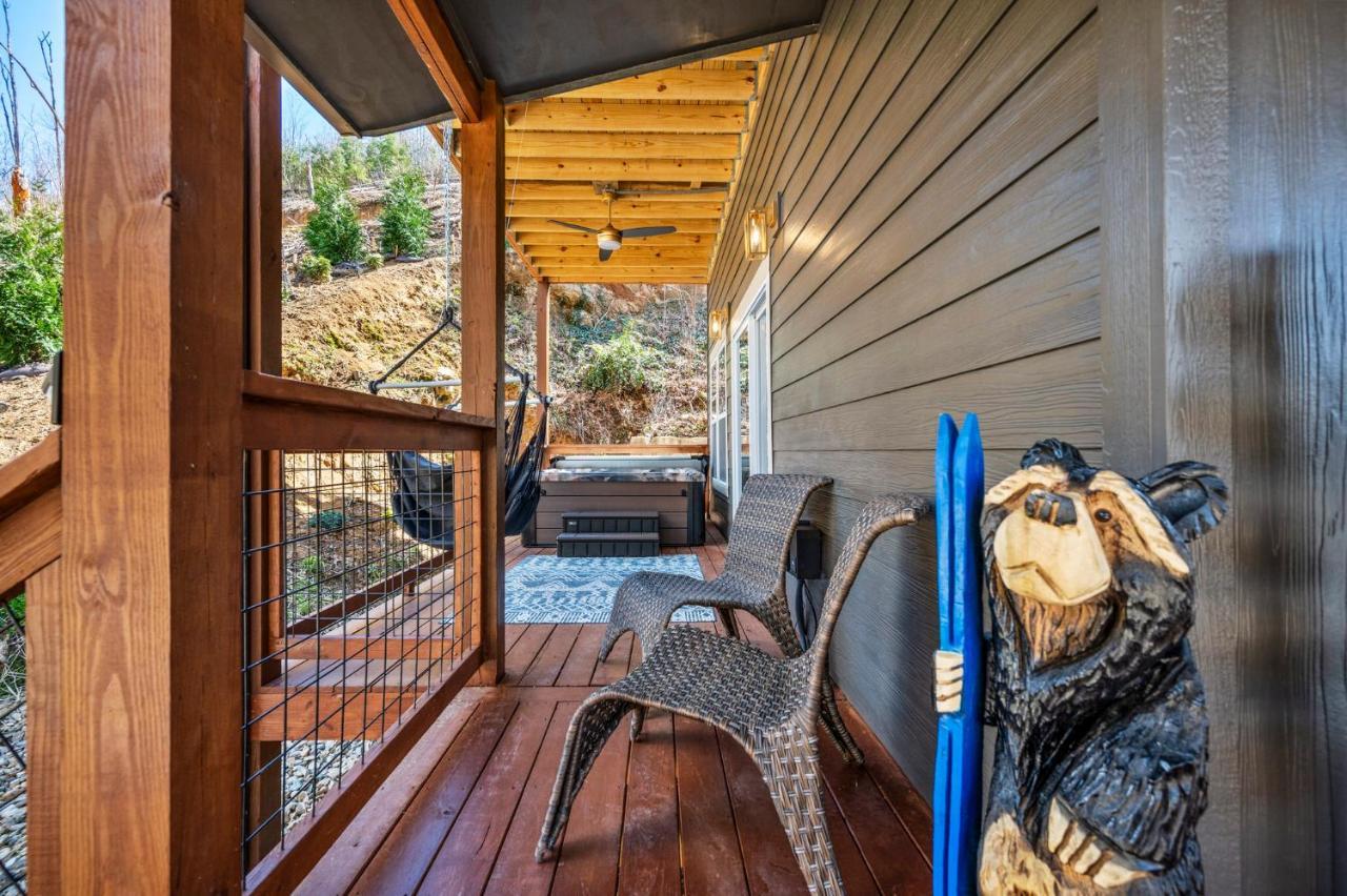 Mins To Gburg Sleeps 8 Hot Tub Arcade Area Pool Villa Gatlinburg Dış mekan fotoğraf