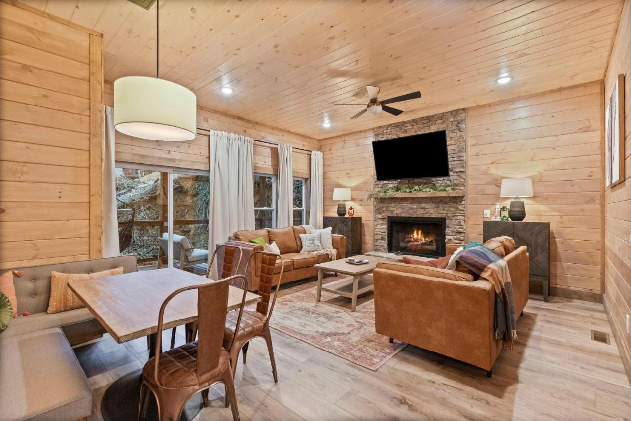 Mins To Gburg Sleeps 8 Hot Tub Arcade Area Pool Villa Gatlinburg Dış mekan fotoğraf