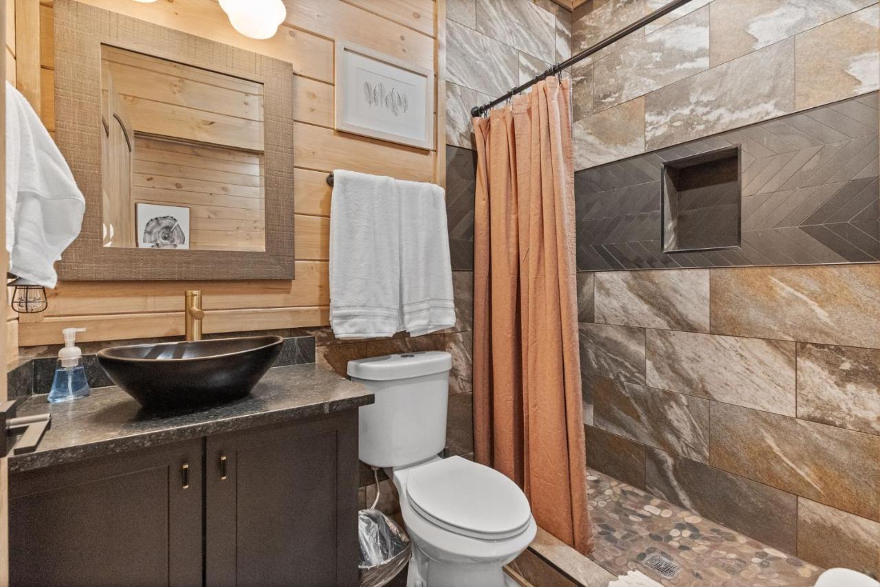 Mins To Gburg Sleeps 8 Hot Tub Arcade Area Pool Villa Gatlinburg Dış mekan fotoğraf