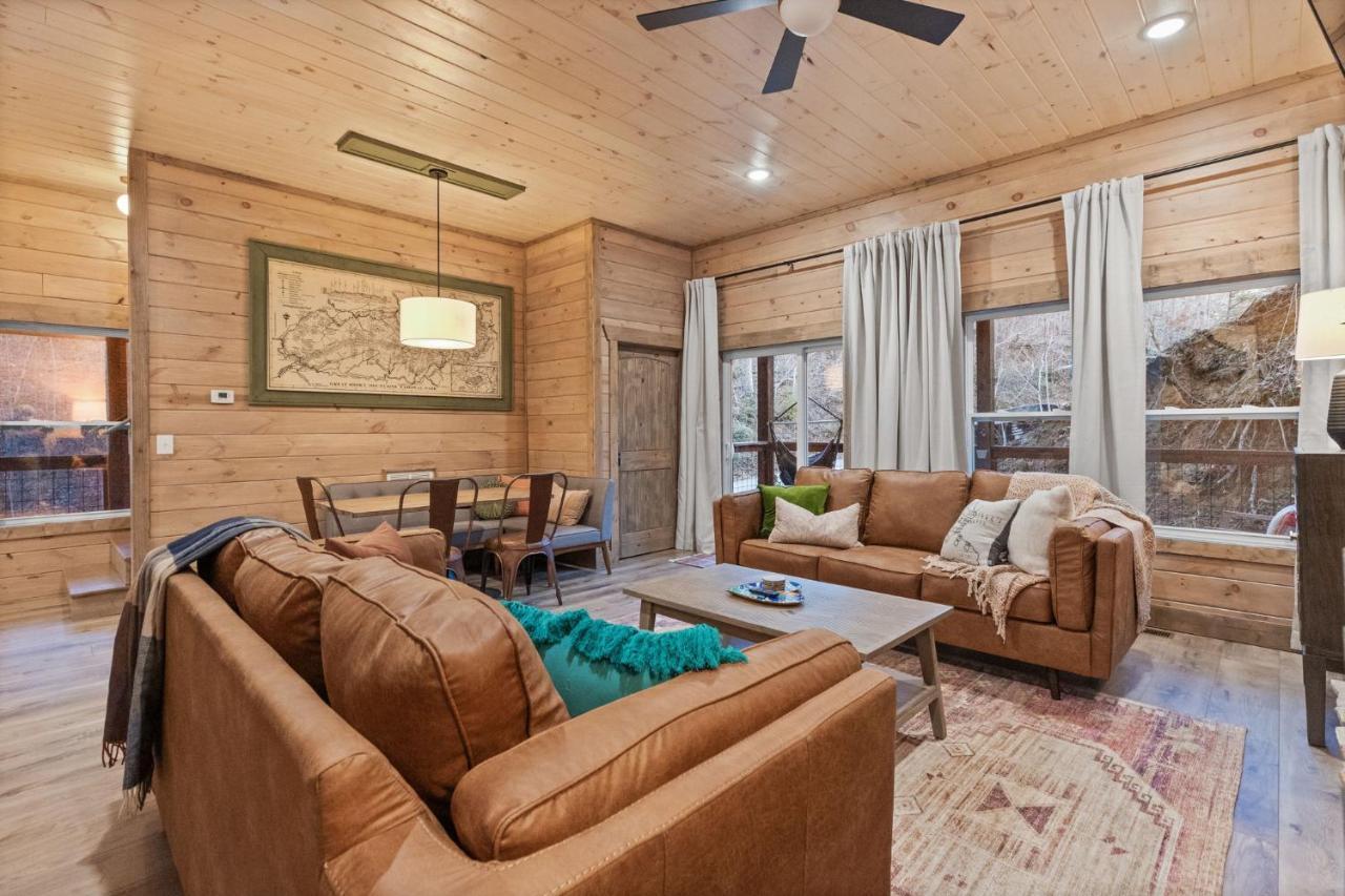 Mins To Gburg Sleeps 8 Hot Tub Arcade Area Pool Villa Gatlinburg Dış mekan fotoğraf